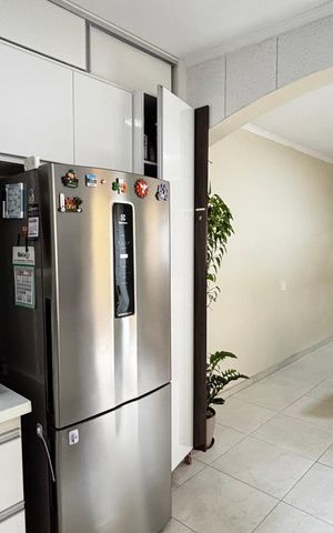 Casa à venda com 223m², 4 quartos e 2 vagas Casa à venda com 223m², 4 quartos e 2 vagasCozinha