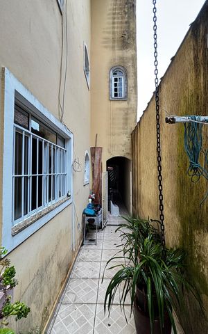 Casa à venda com 223m², 4 quartos e 2 vagas Casa à venda com 223m², 4 quartos e 2 vagasQuintal