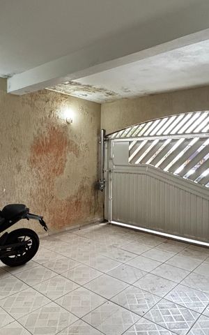 Casa à venda com 223m², 4 quartos e 2 vagas Casa à venda com 223m², 4 quartos e 2 vagasGaragem