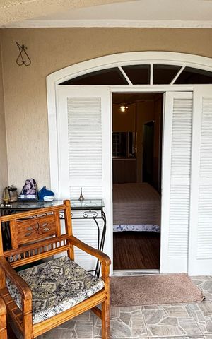 Casa à venda com 223m², 4 quartos e 2 vagas Casa à venda com 223m², 4 quartos e 2 vagasSuite Varanda