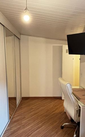 Casa à venda com 223m², 4 quartos e 2 vagas Casa à venda com 223m², 4 quartos e 2 vagasQuarto 1