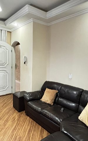 Casa à venda com 223m², 4 quartos e 2 vagas Casa à venda com 223m², 4 quartos e 2 vagasSala