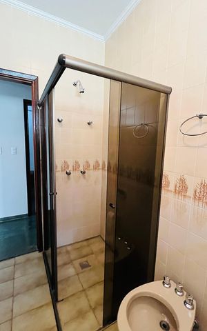 Casa para alugar com 270m², 4 quartos e 6 vagas