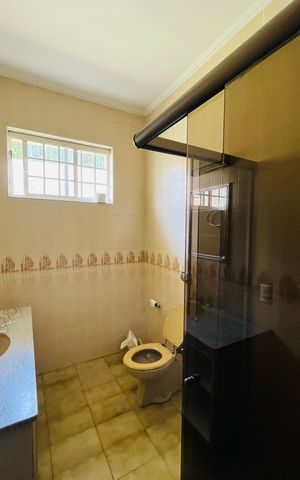 Casa para alugar com 270m², 4 quartos e 6 vagas