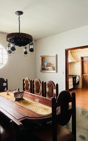 Casa para alugar com 270m², 4 quartos e 6 vagas