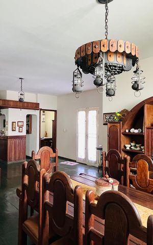 Casa para alugar com 270m², 4 quartos e 6 vagas