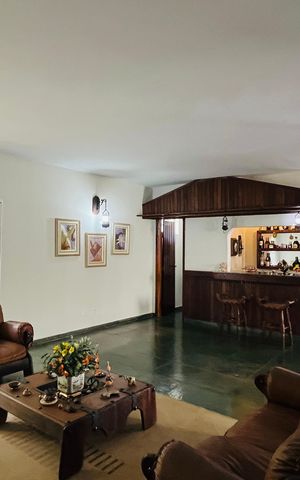 Casa para alugar com 270m², 4 quartos e 6 vagas