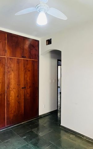 Casa para alugar com 270m², 4 quartos e 6 vagas