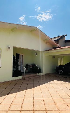 Casa para alugar com 270m², 4 quartos e 6 vagas