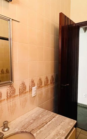 Casa para alugar com 270m², 4 quartos e 6 vagas