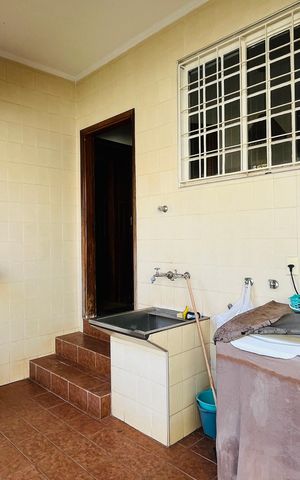Casa para alugar com 270m², 4 quartos e 6 vagas