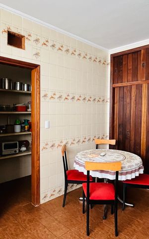 Casa para alugar com 270m², 4 quartos e 6 vagas