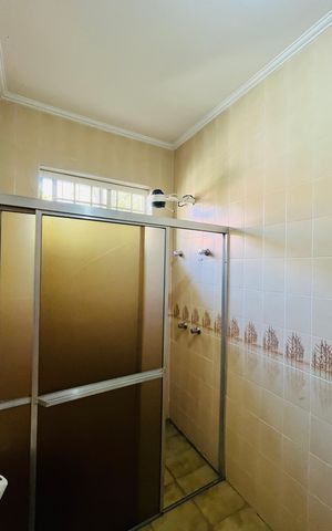 Casa para alugar com 270m², 4 quartos e 6 vagas
