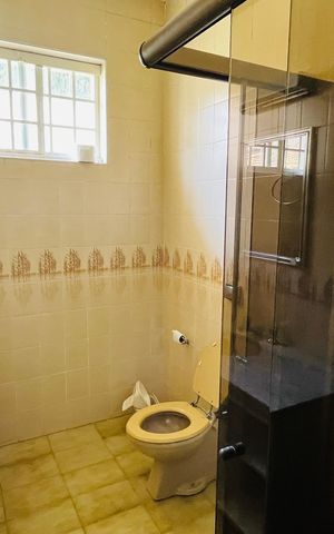 Casa para alugar com 270m², 4 quartos e 6 vagas
