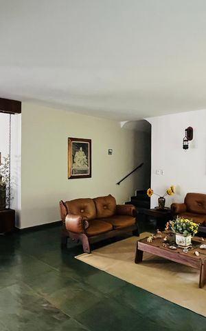 Casa para alugar com 270m², 4 quartos e 6 vagas