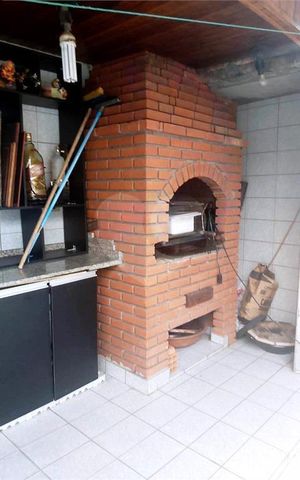 Casa à venda com 223m², 3 quartos e 8 vagas