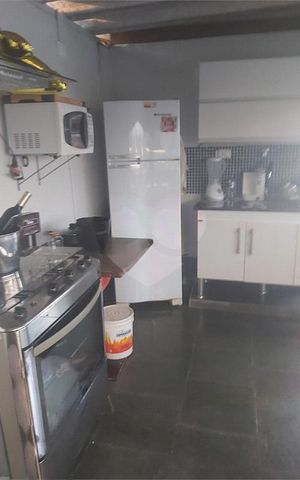 Casa à venda com 223m², 3 quartos e 8 vagas