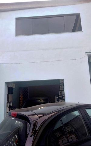 Casa à venda com 223m², 3 quartos e 8 vagas