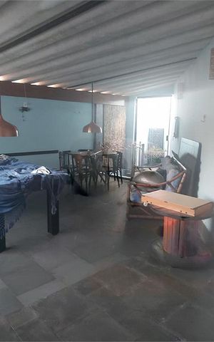 Casa à venda com 223m², 3 quartos e 8 vagas