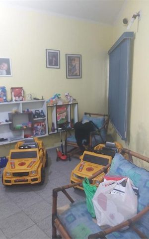 Casa à venda com 223m², 3 quartos e 8 vagas
