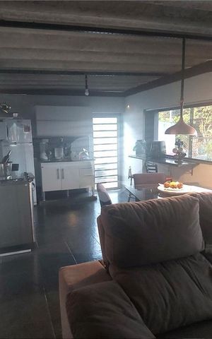 Casa à venda com 223m², 3 quartos e 8 vagas