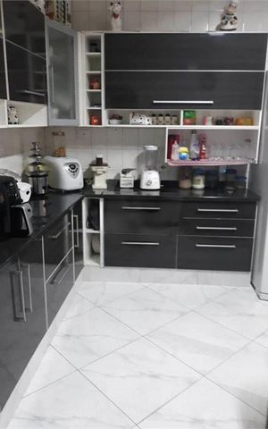 Casa à venda com 300m², 3 quartos e 2 vagas
