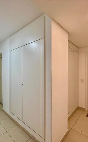 Apartamento à venda com 68m², 2 quartos e 1 vaga Apartamento à venda com 68m², 2 quartos e 1 vagaHall Apartamento