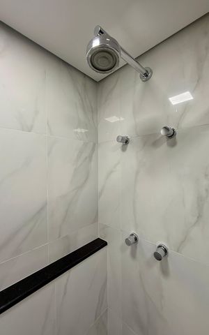 Apartamento à venda com 68m², 2 quartos e 1 vaga Apartamento à venda com 68m², 2 quartos e 1 vagaBanheiro Social