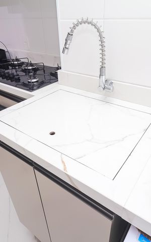 Apartamento à venda com 42m², 2 quartos e 1 vaga Apartamento à venda com 42m², 2 quartos e 1 vagaCozinha e Área de Serviço