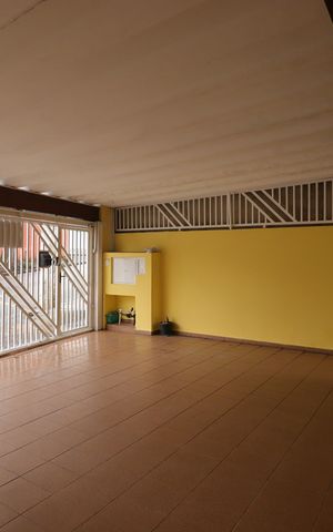 Casa à venda com 145m², 3 quartos e 2 vagasGaragem