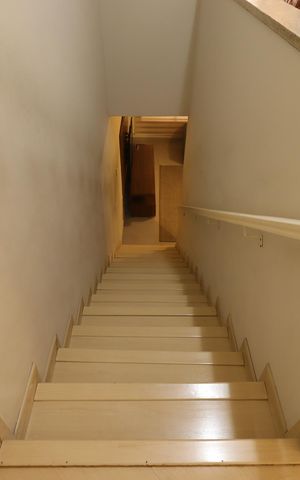 Casa à venda com 145m², 3 quartos e 2 vagasEscada