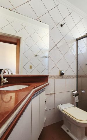 Apartamento para alugar com 180m², 3 quartos e 2 vagasBanheiro
