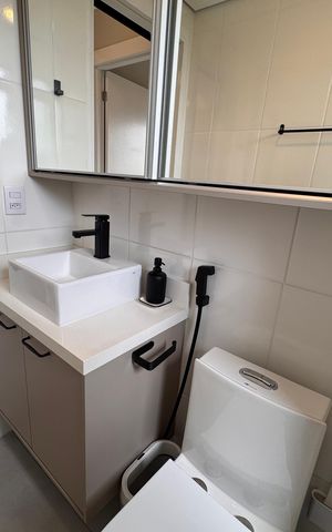 Apartamento para alugar com 46m², 2 quartos e 1 vagaDetalhe do banheiro