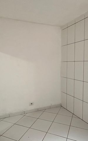 Casa para alugar com 25m², 1 quarto e sem vaga