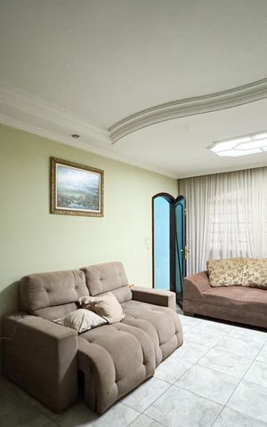 Casa à venda com 120m², 3 quartos e 2 vagas Casa à venda com 120m², 3 quartos e 2 vagasSala