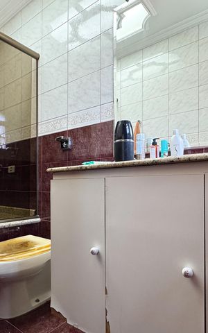 Casa à venda com 120m², 3 quartos e 2 vagas Casa à venda com 120m², 3 quartos e 2 vagasBanheiro - Suíte