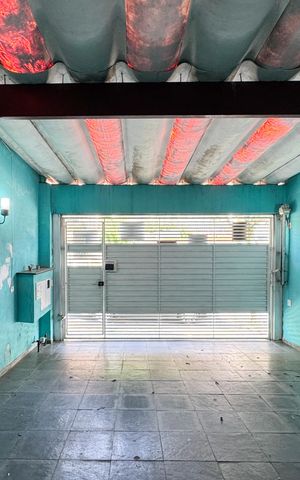 Casa à venda com 120m², 3 quartos e 2 vagas Casa à venda com 120m², 3 quartos e 2 vagasVista - Sala