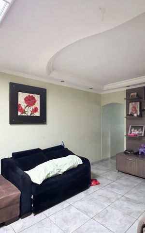 Casa à venda com 120m², 3 quartos e 2 vagas Casa à venda com 120m², 3 quartos e 2 vagasSala