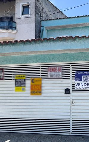 Casa à venda com 120m², 3 quartos e 2 vagas Casa à venda com 120m², 3 quartos e 2 vagasFachada