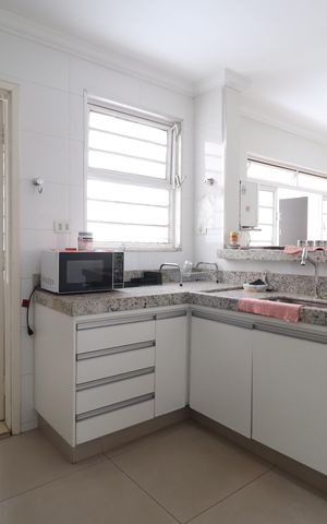 Apartamento para alugar com 125m², 3 quartos e sem vagaCozinha
