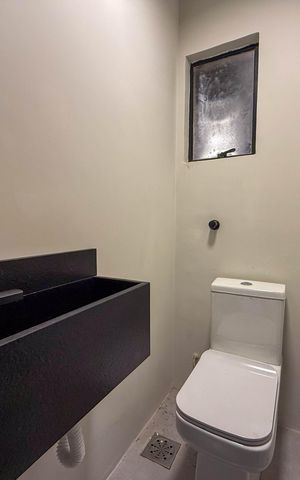 Casa de condomínio à venda com 345m², 3 quartos e 4 vagas Casa de condomínio à venda com 345m², 3 quartos e 4 vagasBanheiro