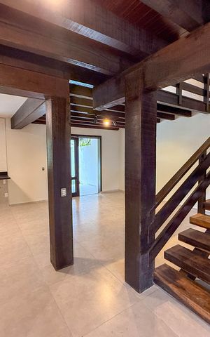 Casa de condomínio à venda com 345m², 3 quartos e 4 vagas Casa de condomínio à venda com 345m², 3 quartos e 4 vagasSala