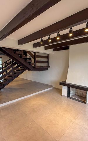Casa de condomínio à venda com 345m², 3 quartos e 4 vagas Casa de condomínio à venda com 345m², 3 quartos e 4 vagasSala