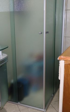 Casa para alugar com 375m², 3 quartos e 2 vagasBanheiro social 