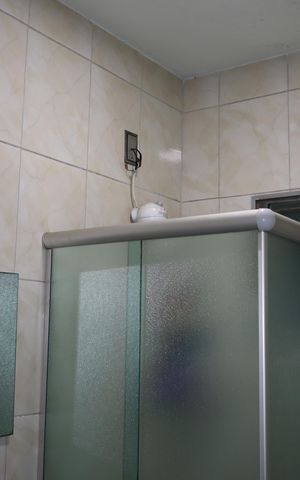 Casa para alugar com 375m², 3 quartos e 2 vagasBanheiro social 