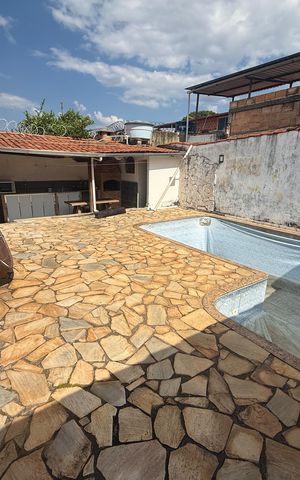 Casa para alugar com 220m², 3 quartos e 4 vagas Casa para alugar com 220m², 3 quartos e 4 vagasPiscina