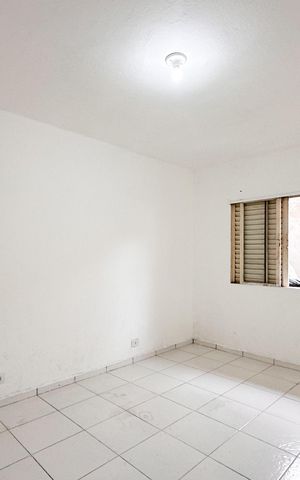 Casa para alugar com 35m², 1 quarto e sem vaga Casa para alugar com 35m², 1 quarto e sem vagaQuarto