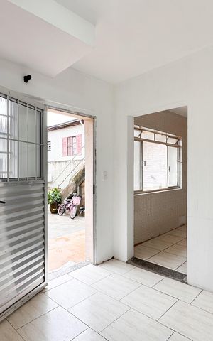 Casa para alugar com 35m², 1 quarto e sem vaga Casa para alugar com 35m², 1 quarto e sem vagaSala