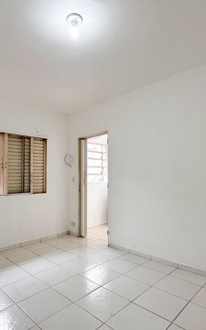 Casa para alugar com 35m², 1 quarto e sem vaga Casa para alugar com 35m², 1 quarto e sem vagaQuarto
