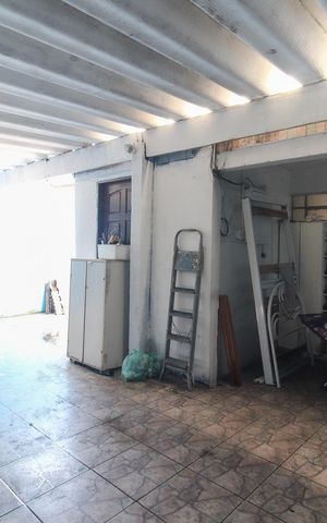 Casa à venda com 350m², 8 quartos e 5 vagas Casa à venda com 350m², 8 quartos e 5 vagasGaragem